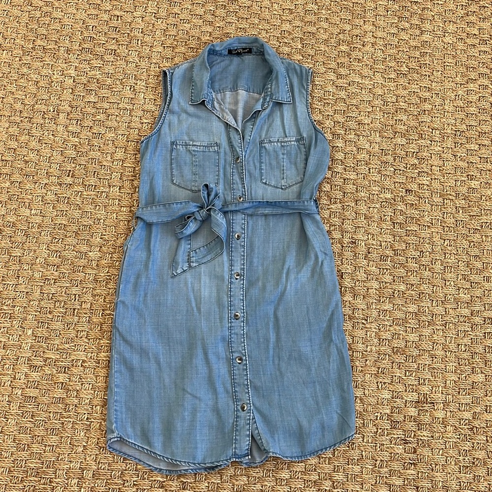 Thin denim dress, perfect for everyday!